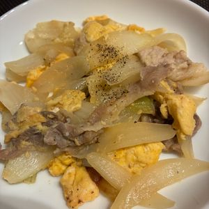ミントミントの作ってみた!投稿(【豚たま塩にんにく炒め】ご飯が進むかさまし節約おかず！)