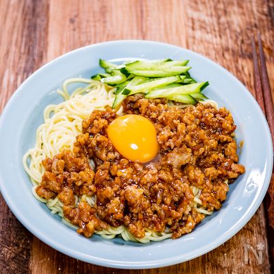 ピリッと辛旨い「ジャージャー麺」