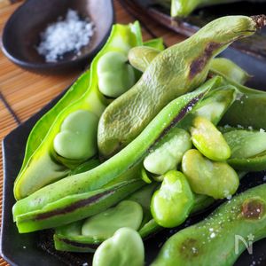 らくレピ】丸ごと焼き空豆＊ワタまで美味しい簡単空豆のグリル