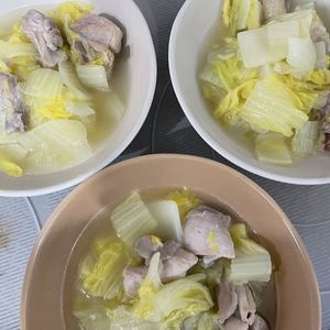 yの作ってみた!投稿(ほっこりあったか♡鶏もも肉と白菜のにんにく入り旨だし煮)