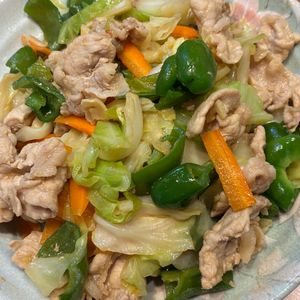 くだもの大好き🧡の作ってみた!投稿(豚こまときゃべつのにんにく味噌炒め【作り置き・10分】)