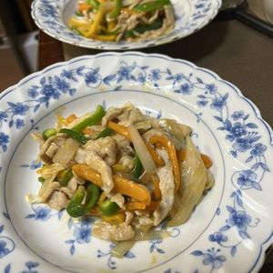 Hikeyの作ってみた!投稿(豚バラ肉とパプリカのチンジャオロース風)