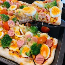 〜子どもとワイワイ〜
ホットプレートで作るカリふわ極旨ピザ