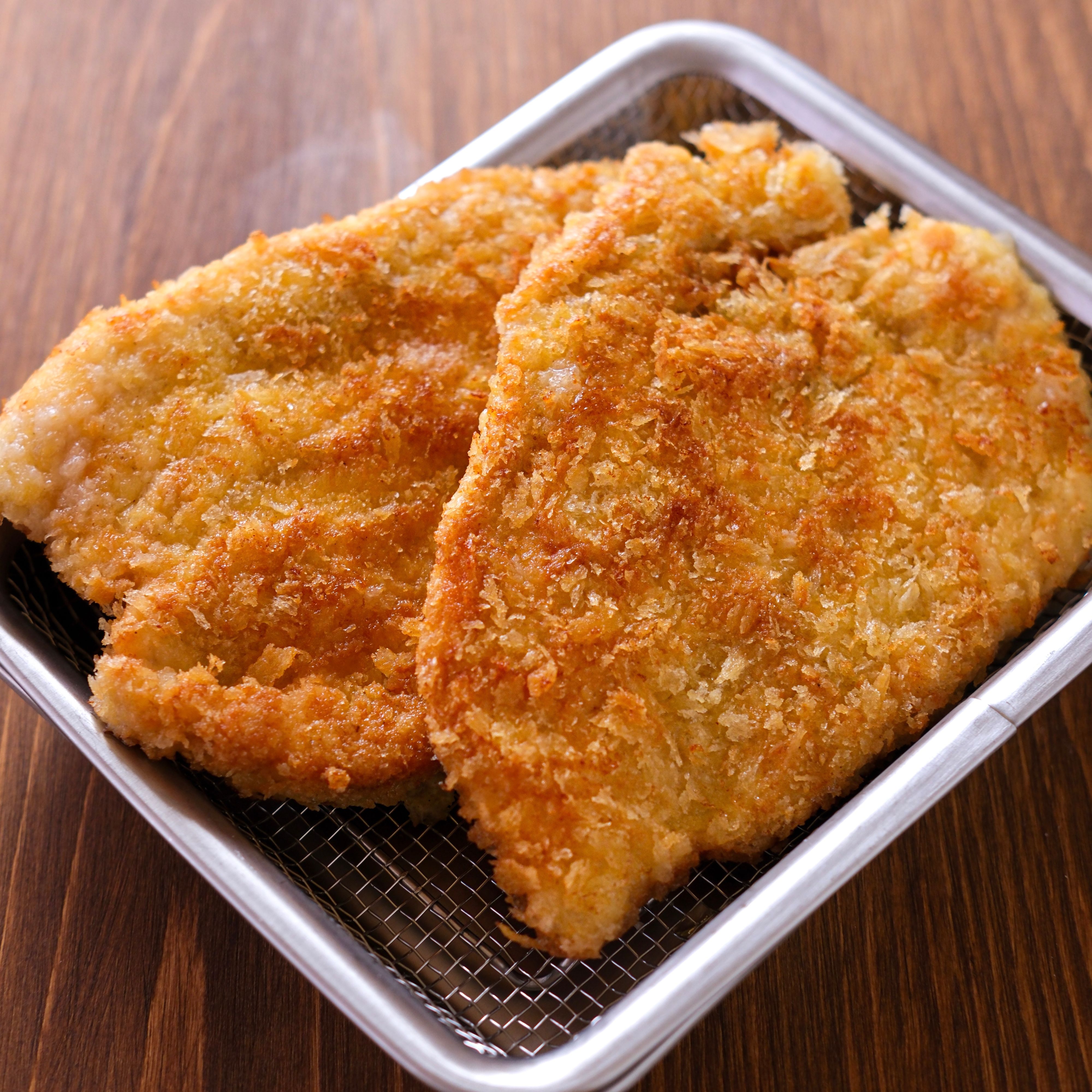 BIGチキンカツレツ】鶏むね肉1枚で♪簡単デミソースがけ | レシピ