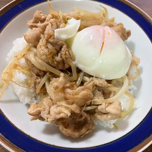 あいるんの作ってみた!投稿(ワンパン5分で旨い【豚たま丼】安い、簡単、肉とろっとろ)