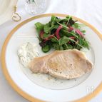 ホエイ漬け豚肉のソテー　ヨーグルトソース