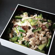 蒸し鶏ときくらげときゅうりのサラダ