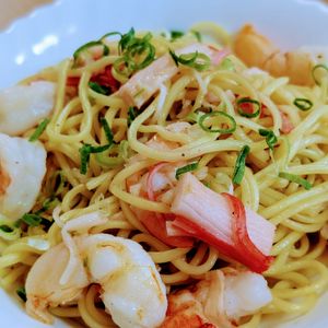 まゆのの作ってみた!投稿(海鮮ガーリック塩だれ焼きそば)