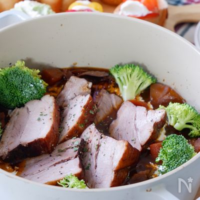 割引豚バラが肉汁あふれる!〈ポークシチュー〉彼の胃袋つかむ