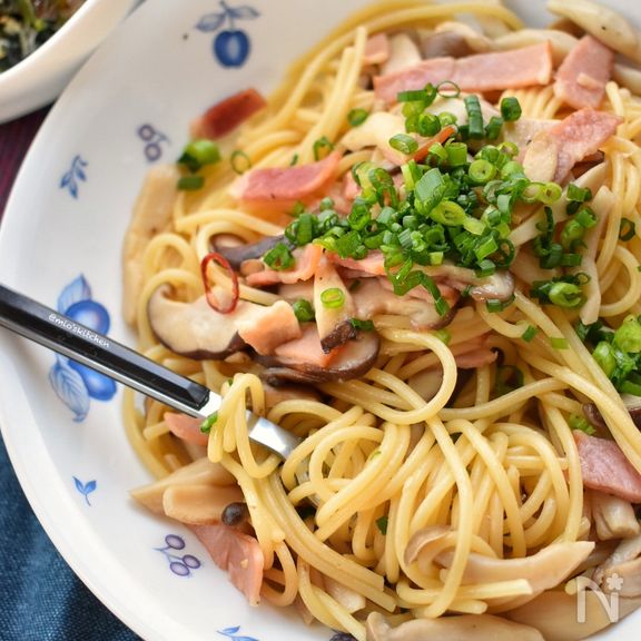 めんつゆ+バターde悶絶♡きのことベーコンの和風スパゲティ♡