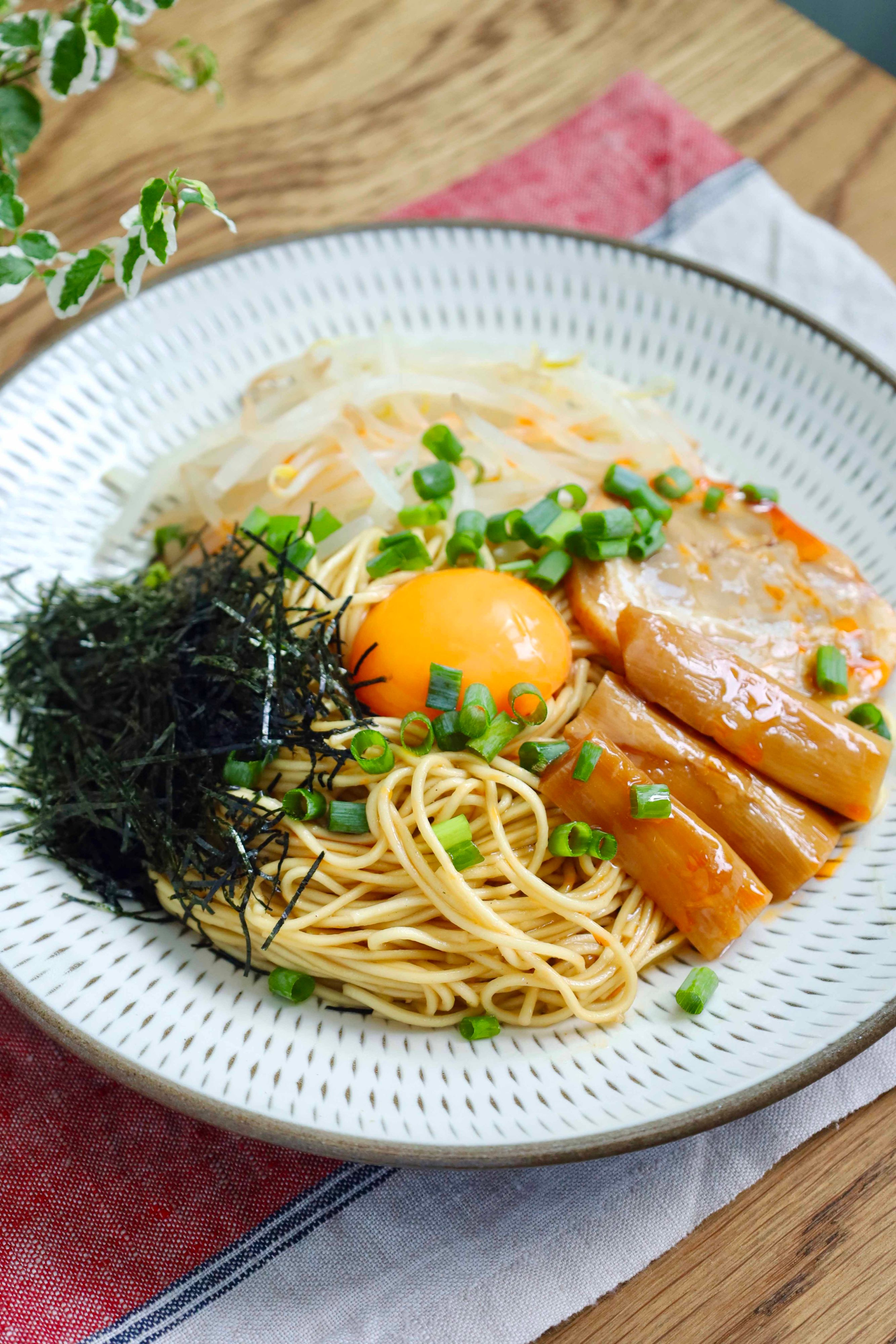 NEW 　オススメ　新作 ごましょうゆ味 棒ラーメン 人気　旨い　九州博多豚骨 NEW オススメ 新作 ごましょうゆ味 棒ラーメン 人気 旨い 九州博多豚骨