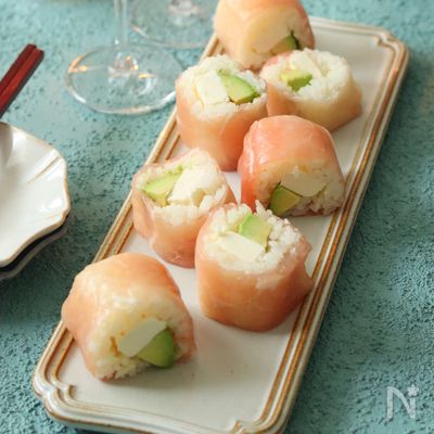 お醤油いらずの生ハム巻き寿司•アボカド•クリチ