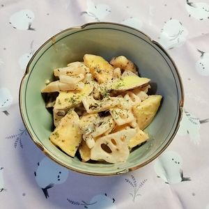 ぴんくツバメの作ってみた!投稿(簡単デリ風！【さつまいもと蓮根のオーロラサラダ】和えるだけ♪)