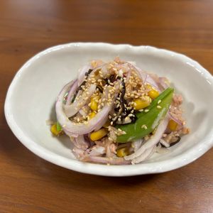 こむぎの作ってみた!投稿(新玉とスナップエンドウ《塩昆布♡ツナサラダ》)