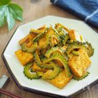 お肉なしでこの満足感！厚揚げとゴーヤーのカレーチャンプルー