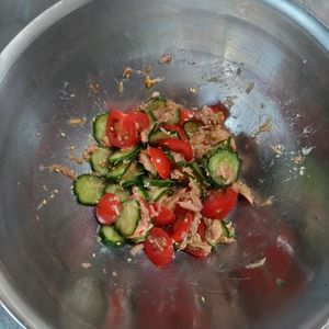 KUMIKOの作ってみた!投稿(さっと副菜☆『きゅうりとミニトマトの中華ツナサラダ』)