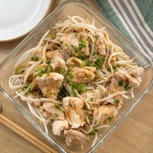 レンジで作る『鶏ももともやしのさっぱりごまポン酢』
