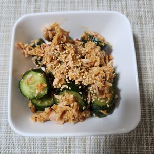 とももの作ってみた!投稿(ポリポリ止まらな〜い♡たたききゅうりの味噌ツナ和え)