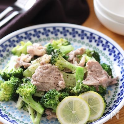 さっぱり旨ウマ!豚こまとブロッコリーの塩レモンガーリック炒め