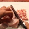 鶏ひき肉と彩り野菜のエスニック炒めの工程1