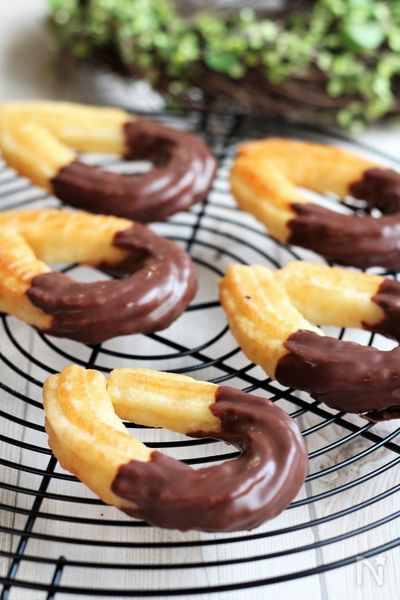 おうちで作れる チョコがけチュロス By 野島ゆきえ レシピサイト Nadia ナディア プロの料理家のおいしいレシピ