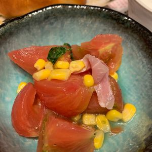 ぐ〜たら子の作ってみた!投稿(トマトとハムコーンのはちみつレモンサラダ)