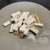 ワンパン10分!【長芋とチキンのバタポン炒め】の工程1