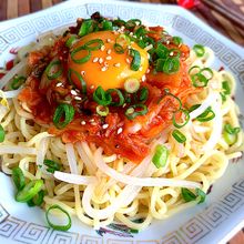 簡単の極み‼︎【キムたま冷や中】しゃっきりもやし入り