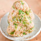 火を使わず簡単！白菜おかかおにぎり