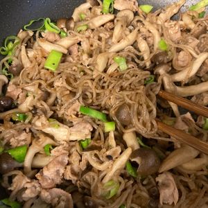 524389の作ってみた!投稿(【豚肉と糸こんの中華煮】腸活、ダイエットに)