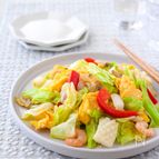 うま味たっぷり♪キャベツと卵の海鮮炒め