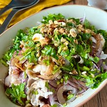 【豚しゃぶのよだれ鶏風】ピリ辛ダレが美味しい！