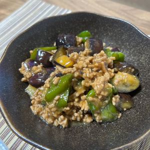 単身赴任おじさんの作ってみた!投稿(【作り置きに！】なすとピーマンの肉味噌炒め)