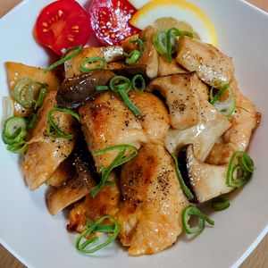 まゆのの作ってみた!投稿(☆ささみとエリンギのレモンバター醤油炒め☆)