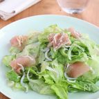 火を使わず簡単♪生ハムとレタスのしらすサラダ
