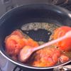 生トマトの旨み爆発！ワンパンで作る【絶品クリームパスタ】の工程3