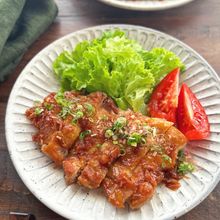 【鶏もも肉のおかか照り焼き】かつお節ソースでうま味増し！
