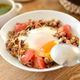[腸活もできる！スパイシーとま玉そぼろ丼]ワンパンで簡単♪