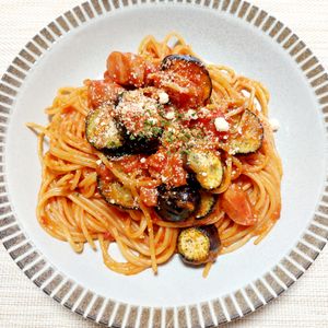よっこの作ってみた!投稿(【ワンパン！お店超え！トマトとなすのパスタ】絶品すぎる味)