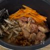 【香りを楽しむ♪】ごぼうと鶏肉の炊き込みご飯の工程2
