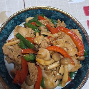 さやの作ってみた!投稿(『豚肉と彩りピーマンのチンジャオロース』ご飯が進む♬)