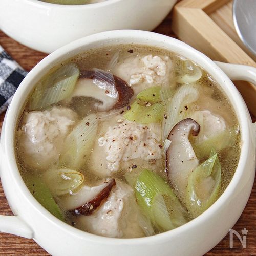 ふわっと柔らか♪ごろごろ鶏団子のネギ塩スープ
