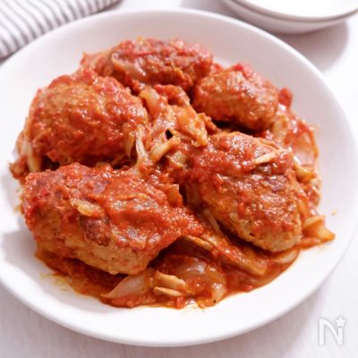 忙しい彼のために！新玉ねぎ丸々1個使った！煮込みハンバーグ