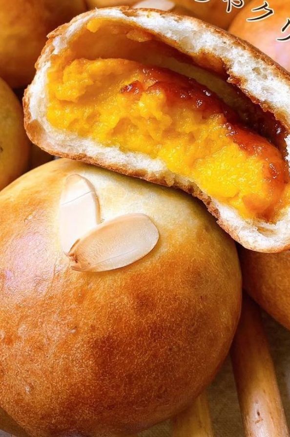 秋パン！濃厚カラメル入り『かぼちゃのクリームパン』 | レシピサイトNadia