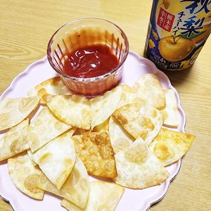 ナムディの作ってみた!投稿(餃子の皮で♡トルティーヤチップス風おつまみ♩簡単！爆食い必至)