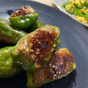 812168の作ってみた!投稿(【ピーマンの肉詰めの甘辛照り焼き】裏ワザで絶対失敗なし!)