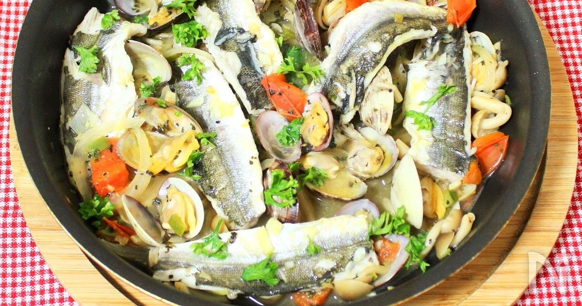 野菜も食べる♪カマスとアサリのアクアパッツァ