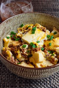 【包丁・まな板不要】くずし豆腐の卵とじ丼！忙しい日のお助け丼