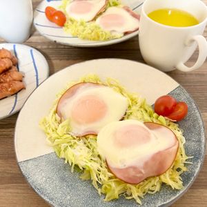 のりのり🐾🎀🤍の作ってみた!投稿(ほんのひと手間!千切りキャベツのハムエッグ)