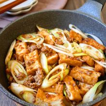 ワンパン10分!【厚揚げとねぎの肉味噌炒め】ご飯進む♩